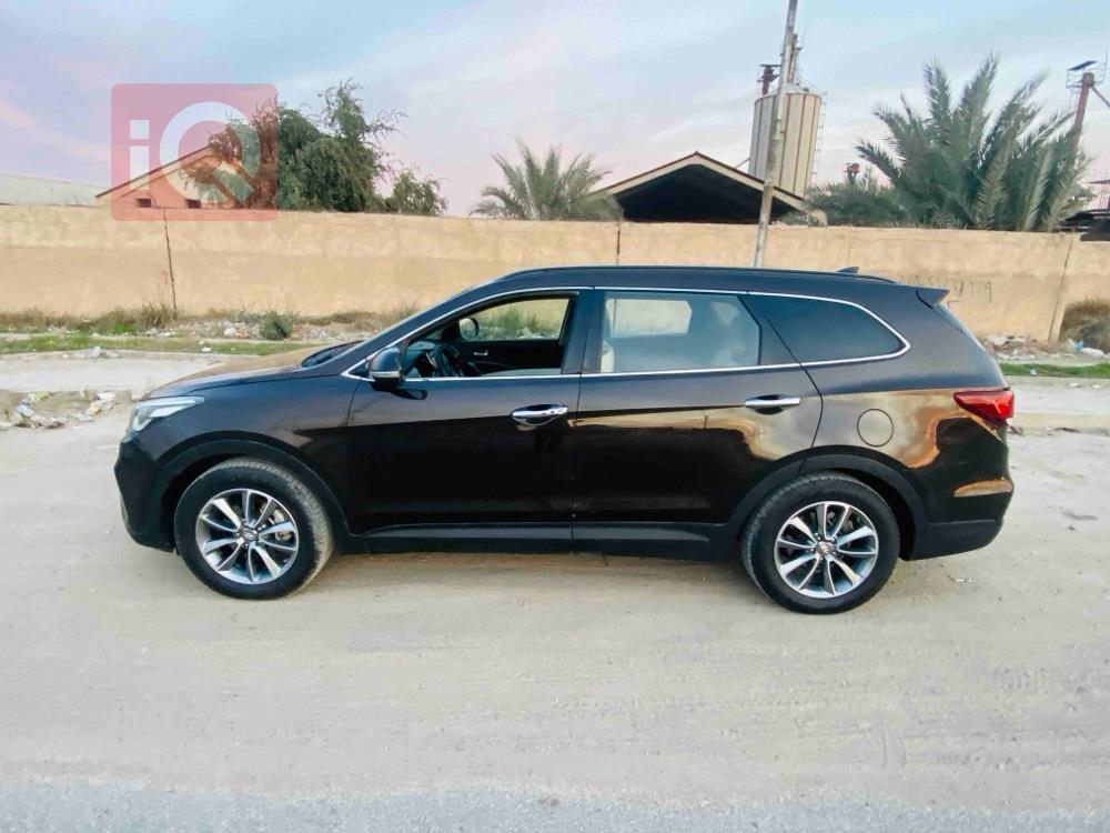 Hyundai Grand Santa Fe